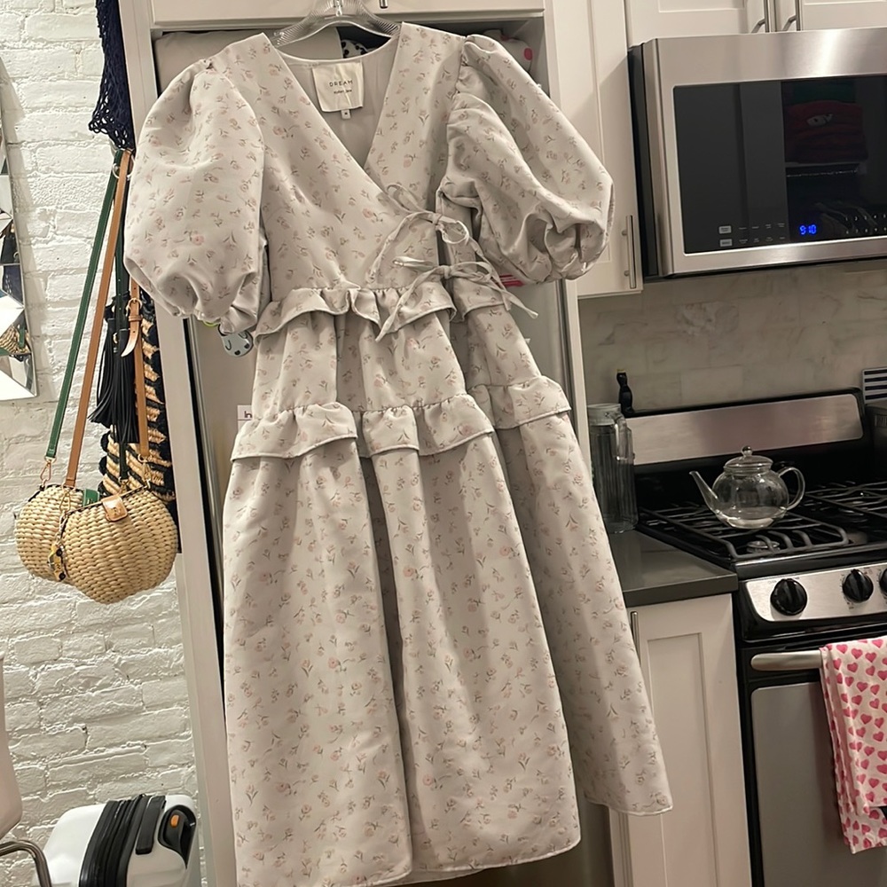Dream Sister Jane M jacquard white with pink floral wrap dress